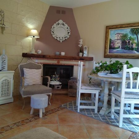 Laurel De La Reina Bed & Breakfast - Boutique La Zubia  Exterior photo