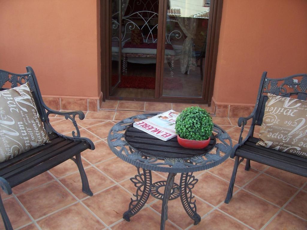 Laurel De La Reina Bed & Breakfast - Boutique La Zubia  Room photo