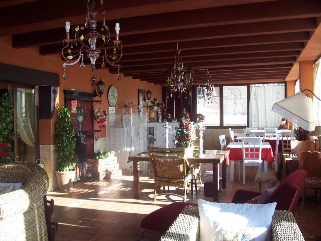 Laurel De La Reina Bed & Breakfast - Boutique La Zubia  Room photo